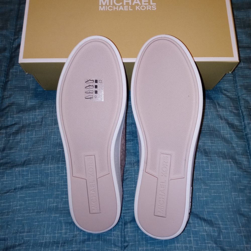 Michael Kors Bailee Sneaker - Picture 5 of 8